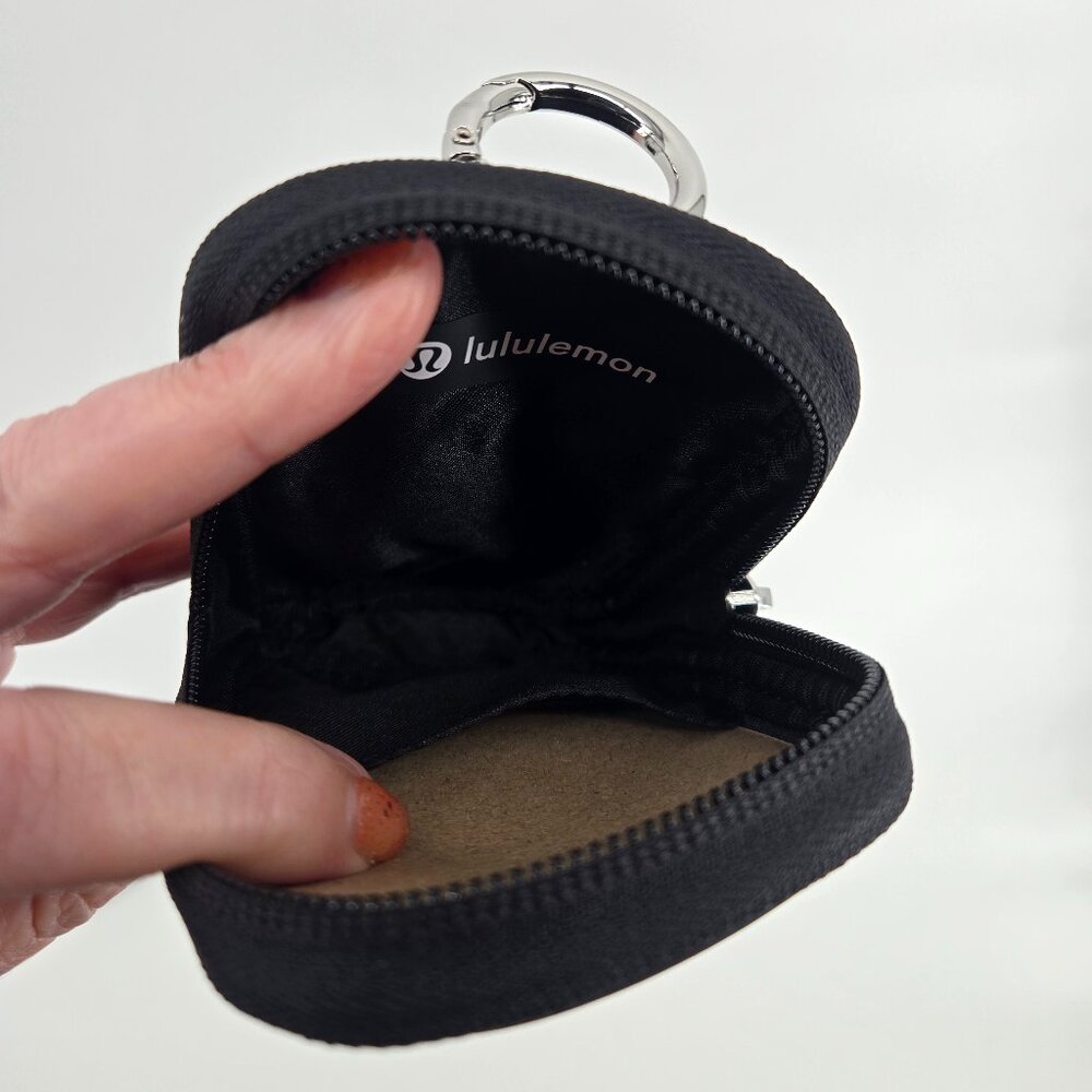 NWT Lululemon Clippable Nano Pouch - Black - Picture 6 of 6